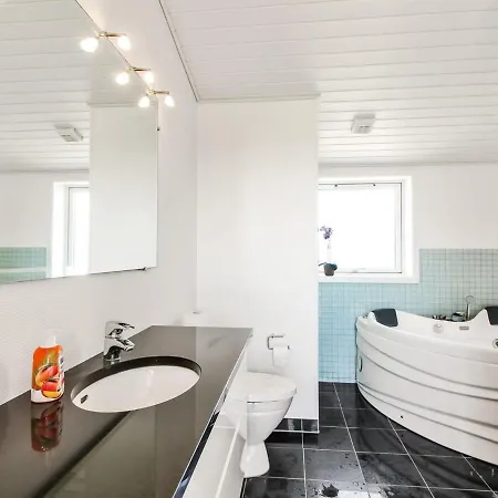 Sinnika - 75m From The Sea By Interhome * 히링