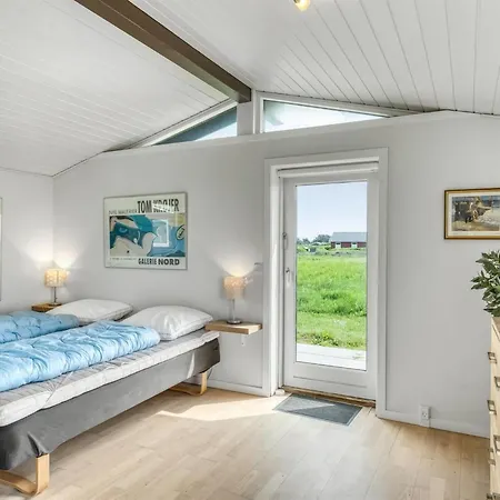 Sinnika - 75m From The Sea By Interhome